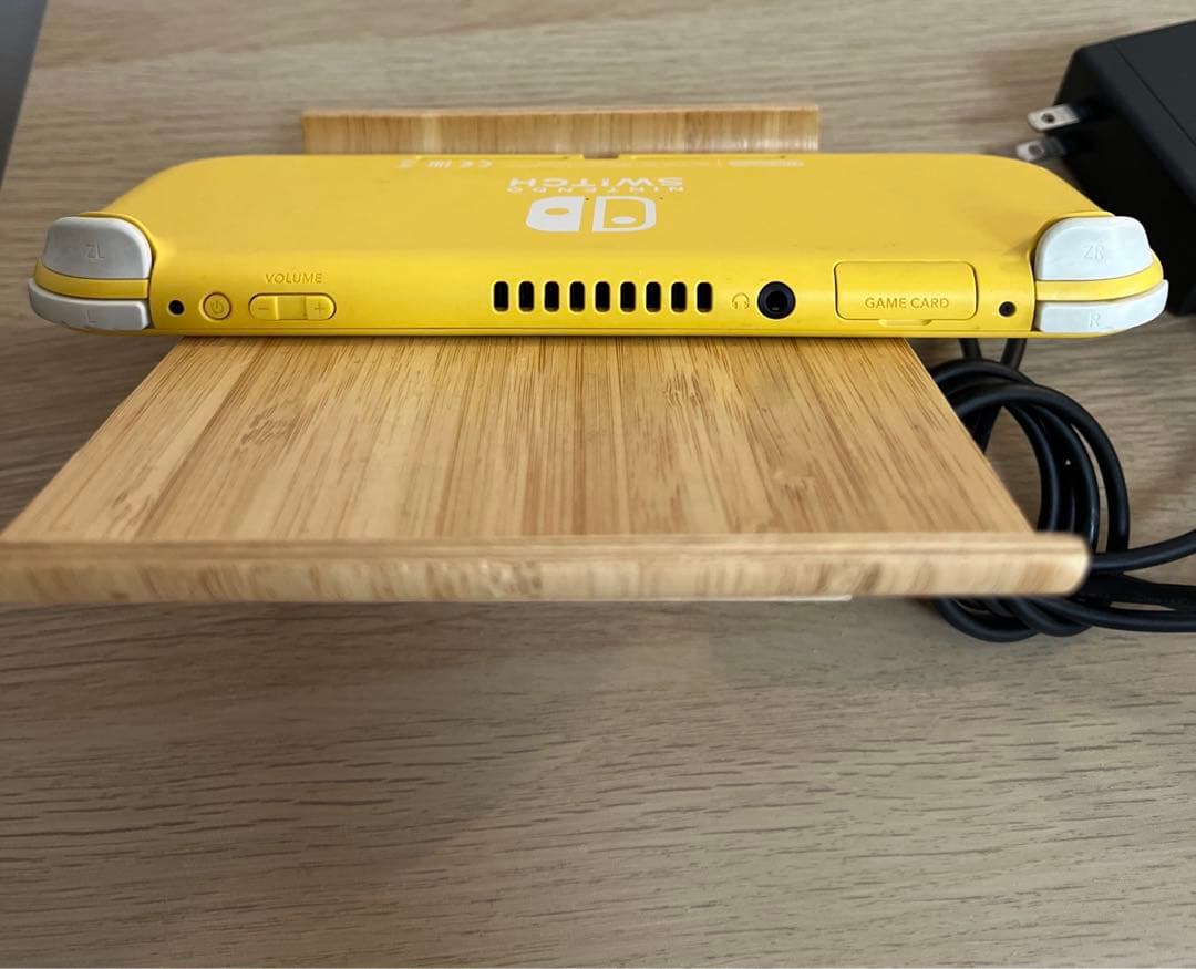 【ジャンク扱い】Nintendo Switch Lite イエロー 本体、充電器