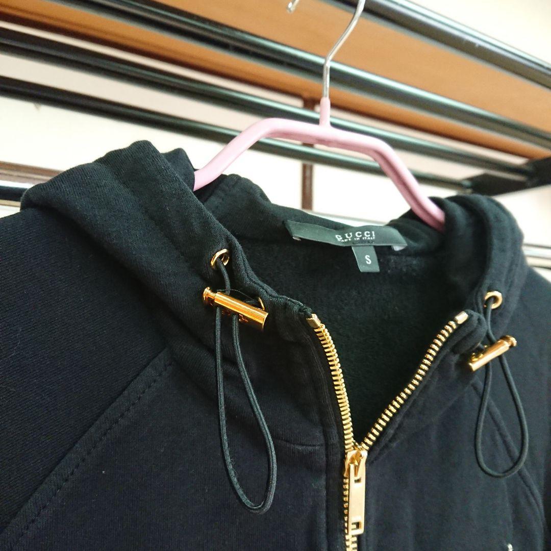 パーカーなんですけど