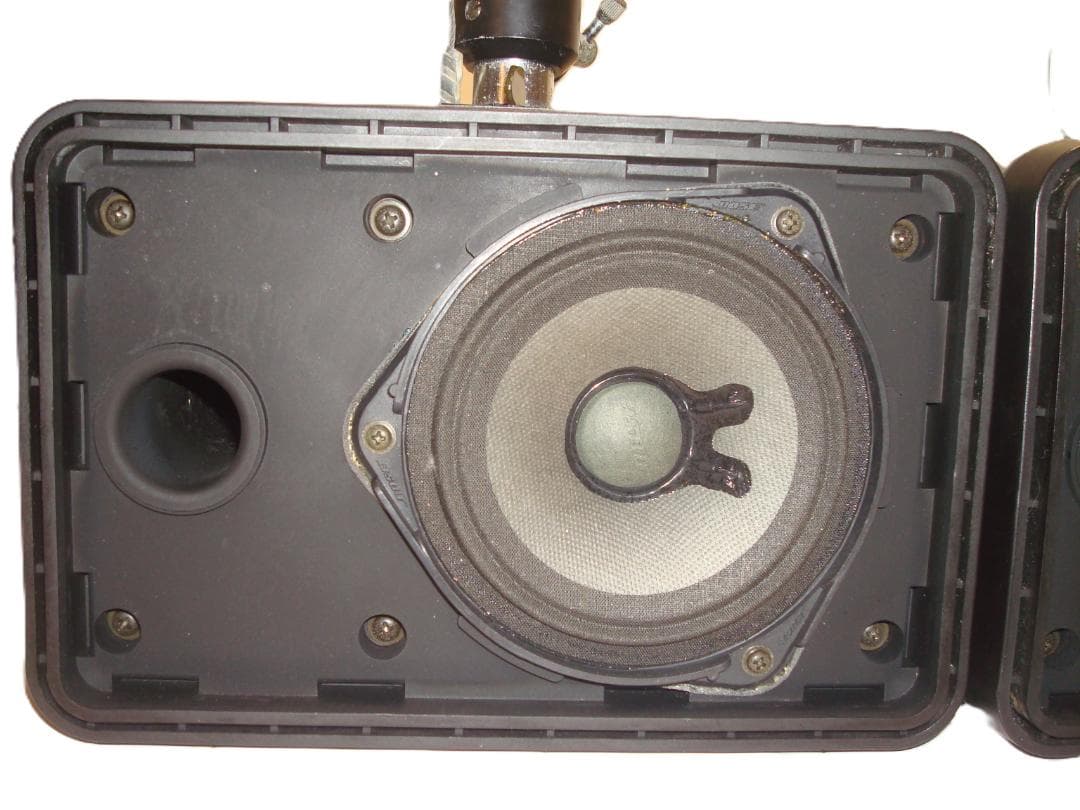 BOSE　101MM　天吊り用 ブラケット付