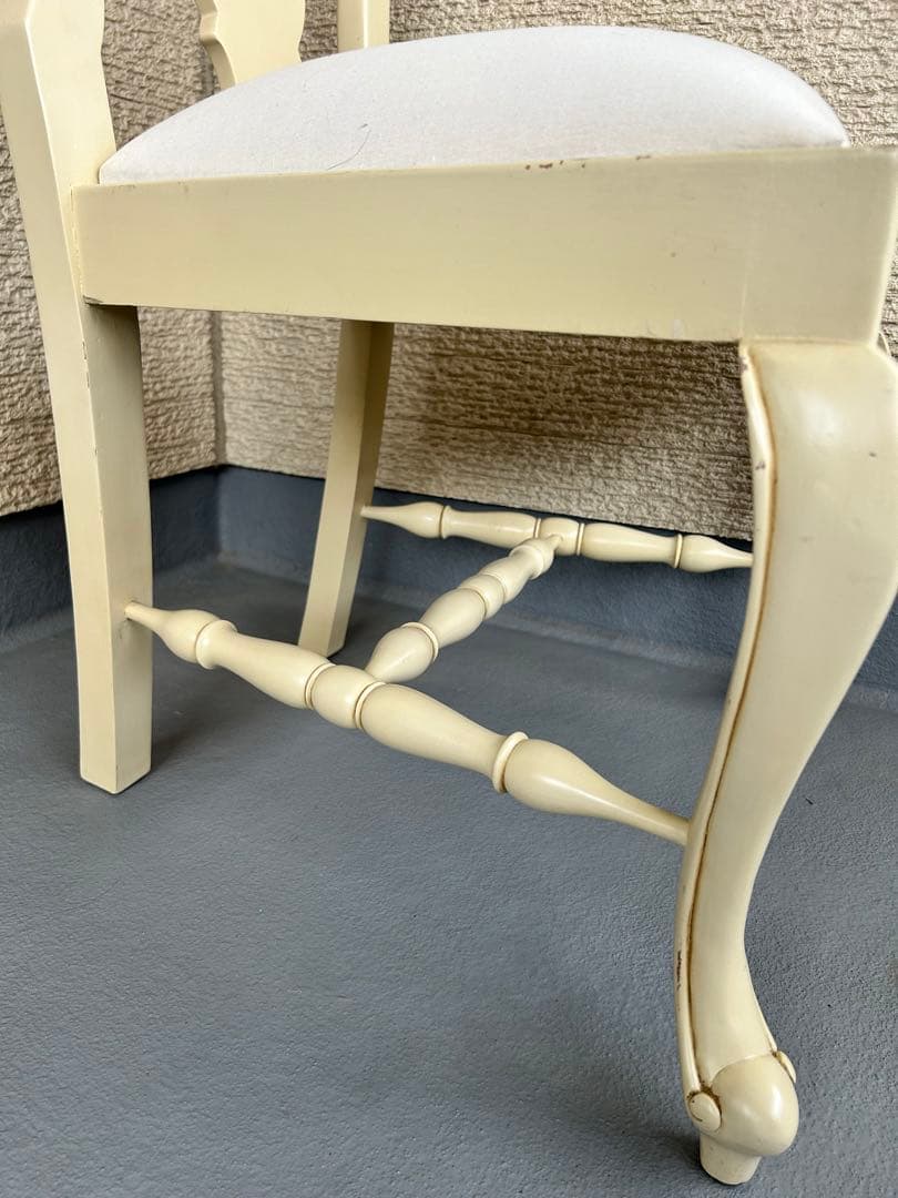 ダイニングチェア　プリンセス家具　リボン　彫刻　ホワイト　アンティーク