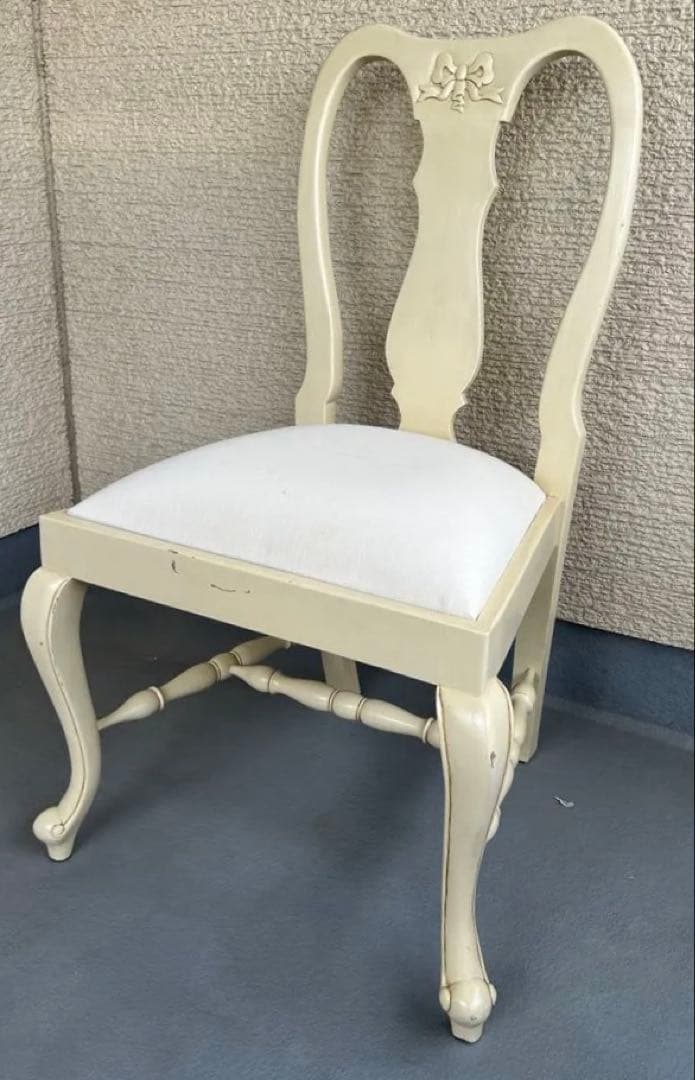 ダイニングチェア　プリンセス家具　リボン　彫刻　ホワイト　アンティーク