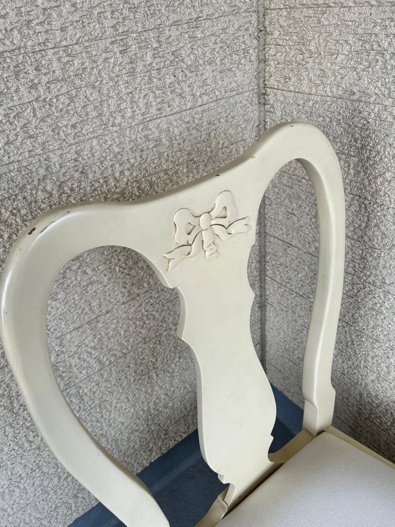 ダイニングチェア　プリンセス家具　リボン　彫刻　ホワイト　アンティーク