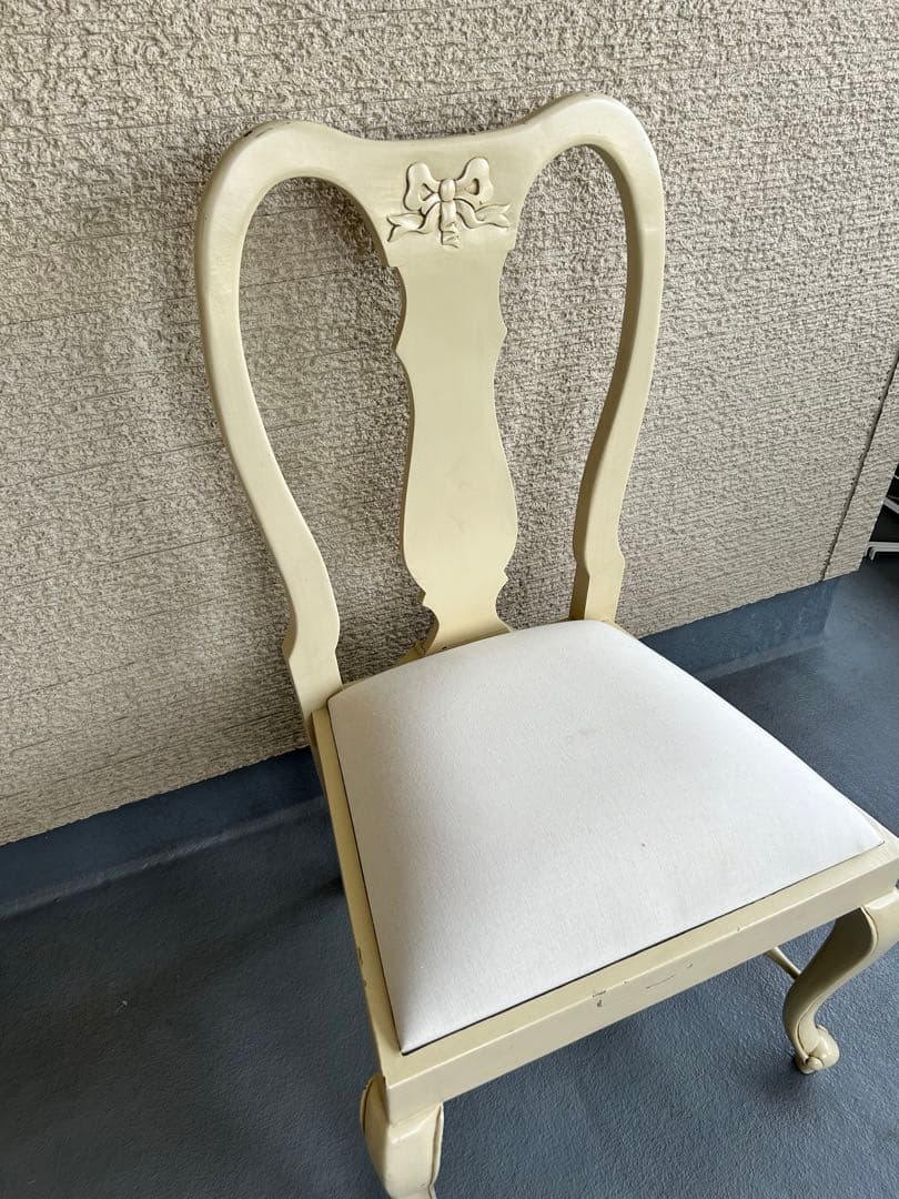 ダイニングチェア　プリンセス家具　リボン　彫刻　ホワイト　アンティーク
