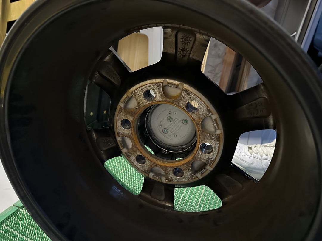 ハイエース　純正オプションホイール