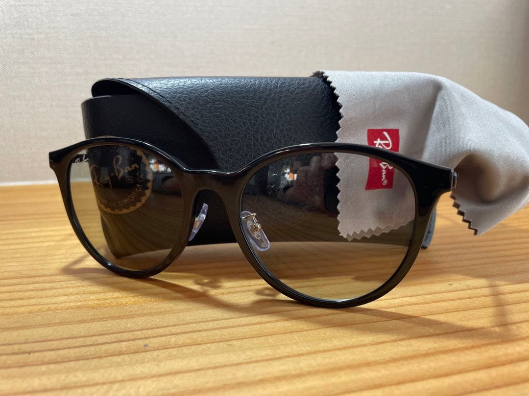 Ray-Ban サングラス　RB4334D