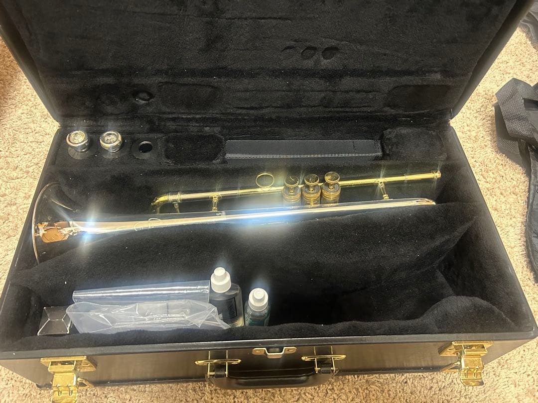 C.G. Conn Vintage One トランペットツートーン仕上げ