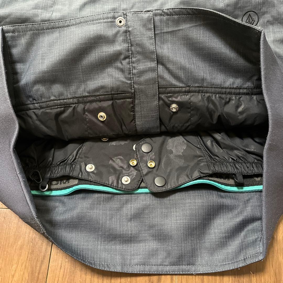【美品】volcom フード付スキースノボジャケット　レディース
