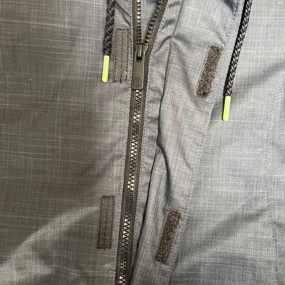 【美品】volcom フード付スキースノボジャケット　レディース