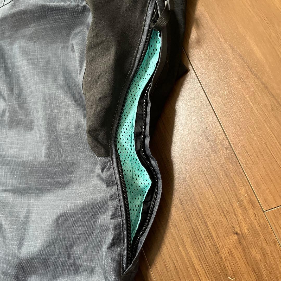 【美品】volcom フード付スキースノボジャケット　レディース