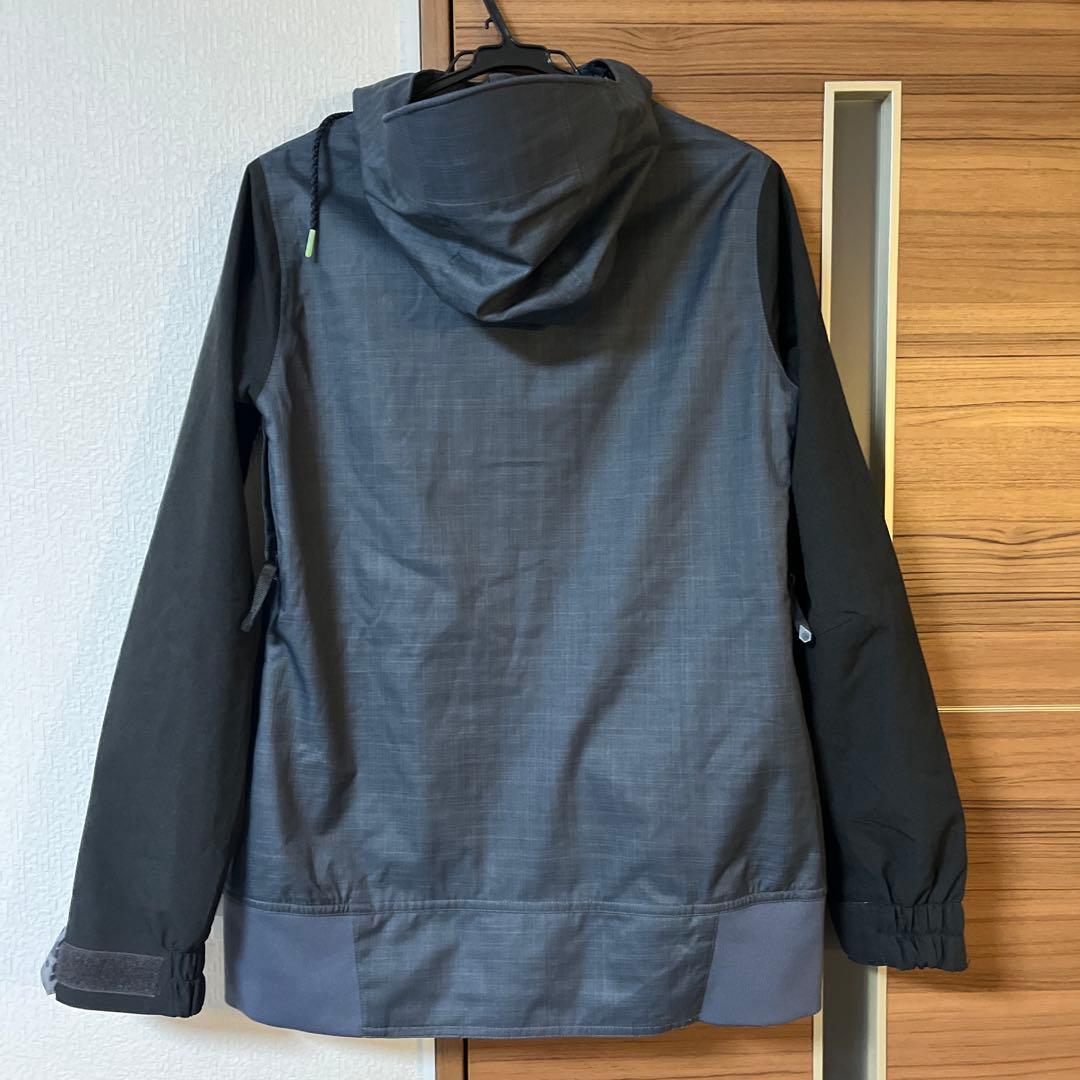 【美品】volcom フード付スキースノボジャケット　レディース