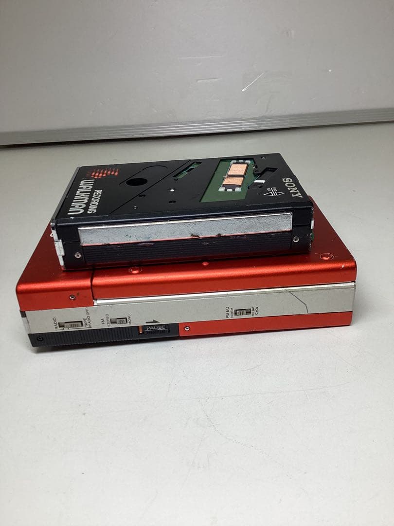 ぱ*ん様 ジャンク　SONY WALKMAN まとめて２点