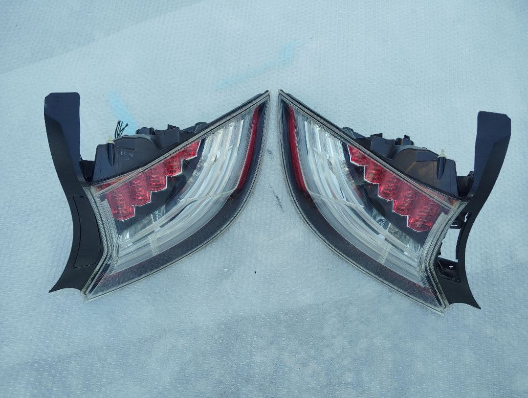 t*8様 ホンダ CRZ ZF1/ZF2 テールライト レアアイテム 初期モデル