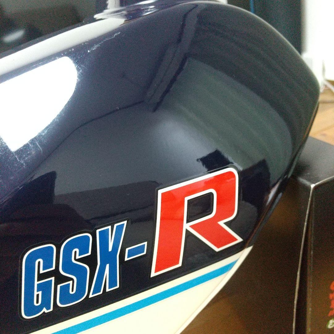 GSX R400 (GK71B ) ガソリンタンク