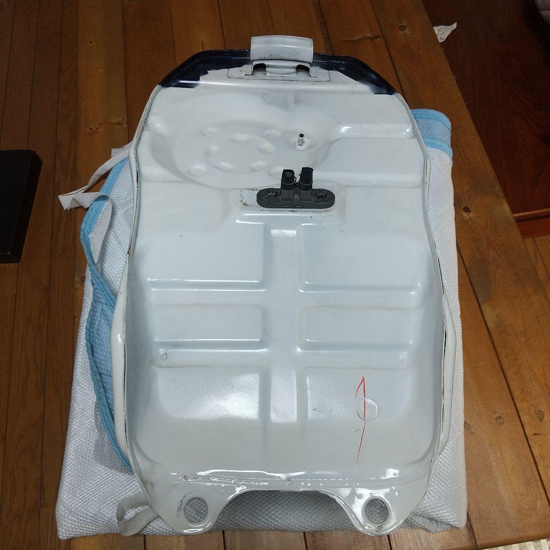GSX R400 (GK71B ) ガソリンタンク