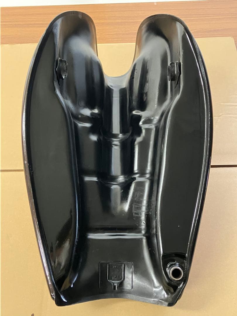 外プレスタンクkz900 kz z1 z2 リペイント　火の玉