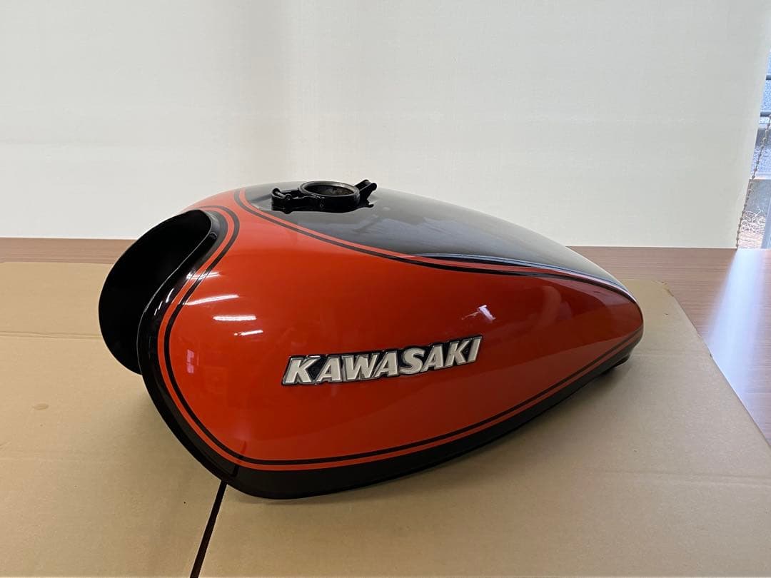 外プレスタンクkz900 kz z1 z2 リペイント　火の玉