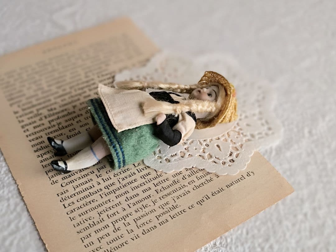 * antique doll ❀ ストローハットと三つ編み ミニョネットgirl