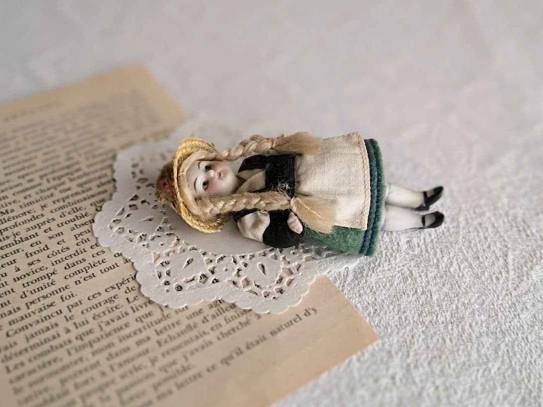 * antique doll ❀ ストローハットと三つ編み ミニョネットgirl