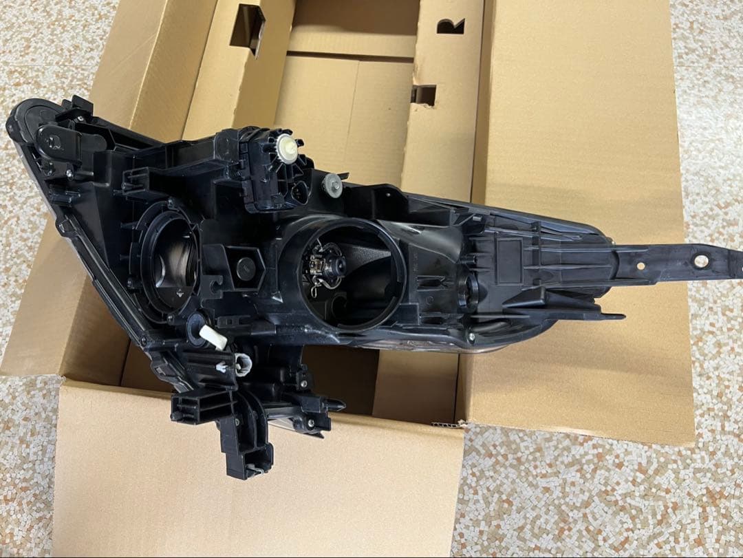 Z34 右ヘッドランプ