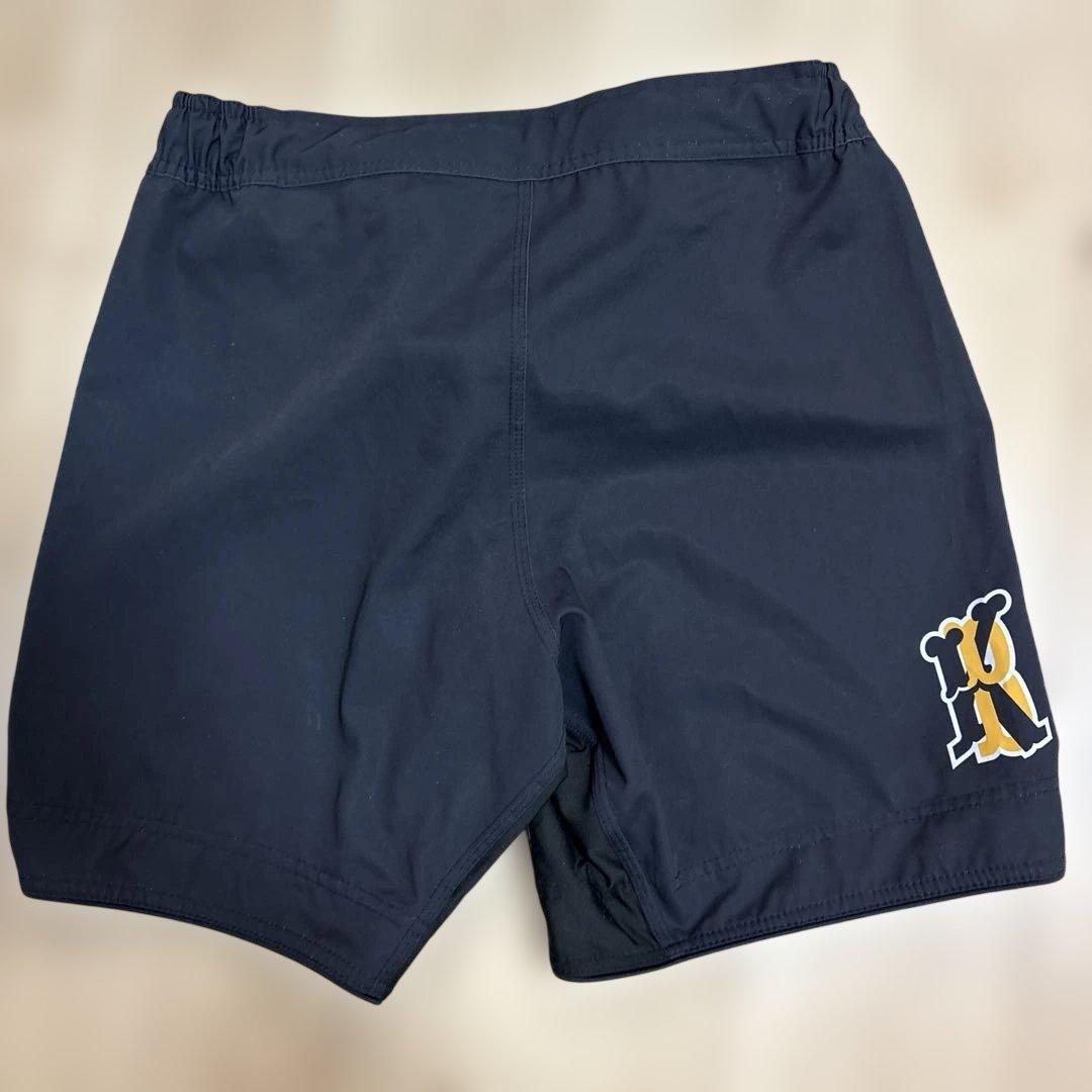 MANTO KRAZY BEE ショートパンツ Mサイズ 黒