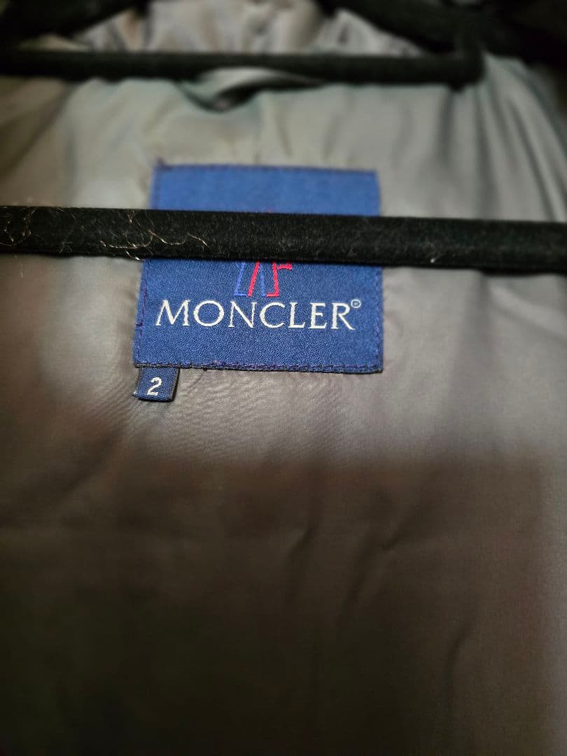 黒 花柄刺繍 ダウンベスト