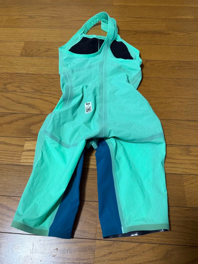 スピード　高速水着　競泳水着　ファストスキンピュアヴァラー　M