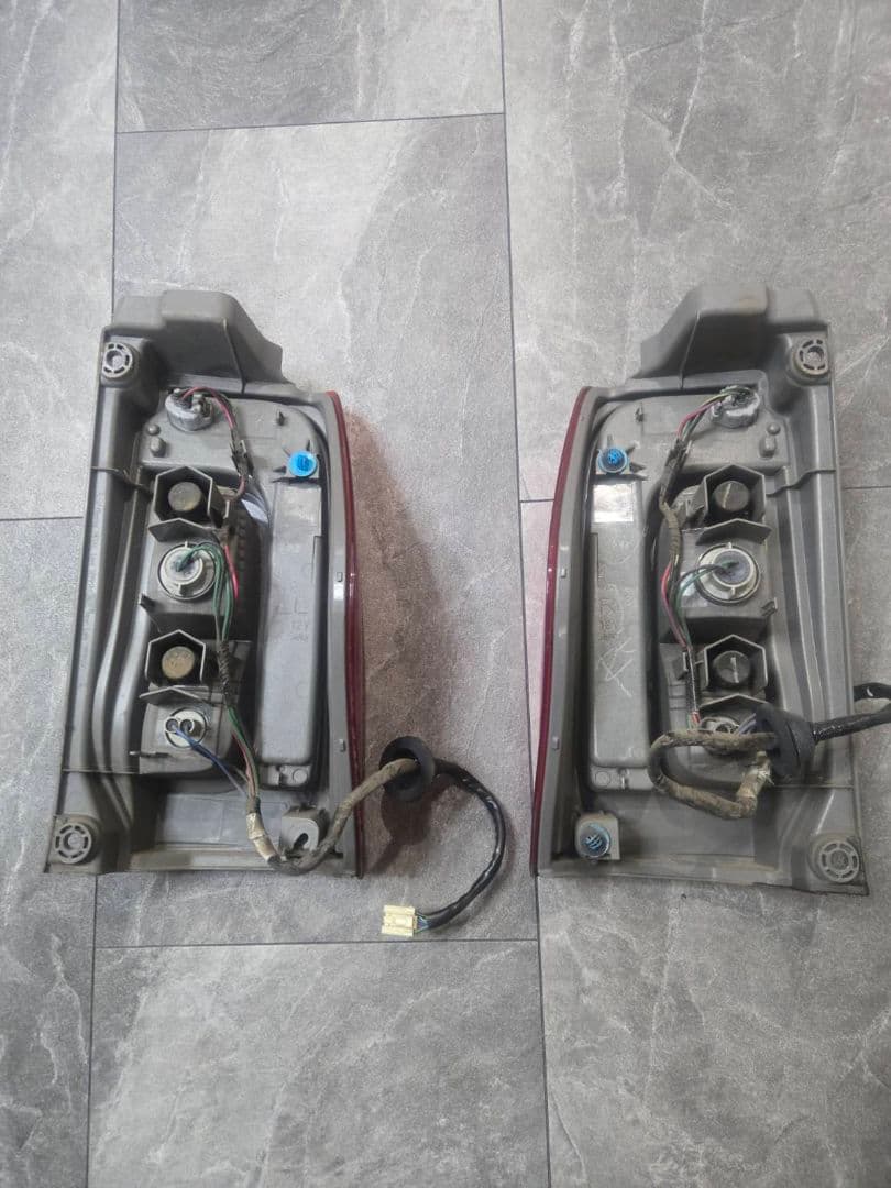 LA600S 　ダイハツ　タント　テールランプ