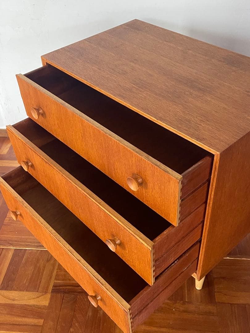 イギリス ヴィンテージ MEREDEW 3段 チェスト