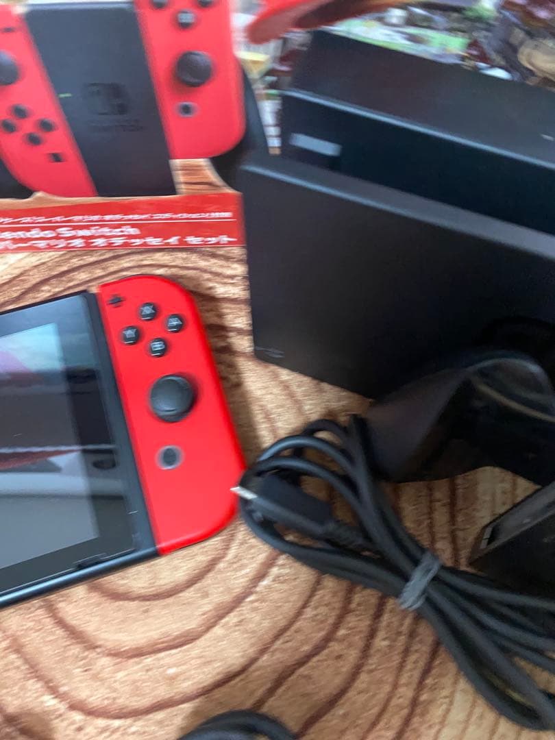 Nintendo Switch ニンテンドースイッチ本体　マリオカラー