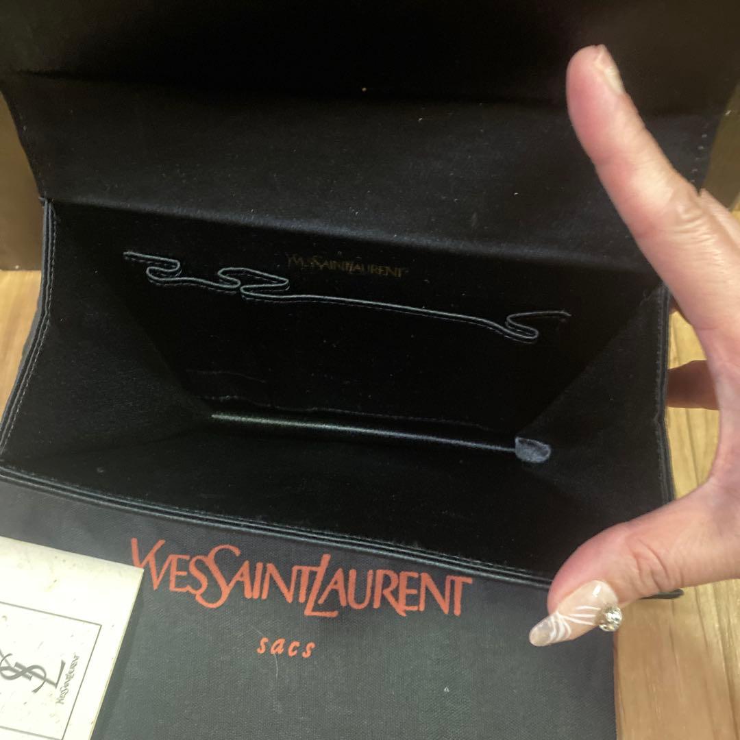 Yves Saint Laurent クラッチバッグ値下げ中‼️12800〜⬇️⬇️⬇️