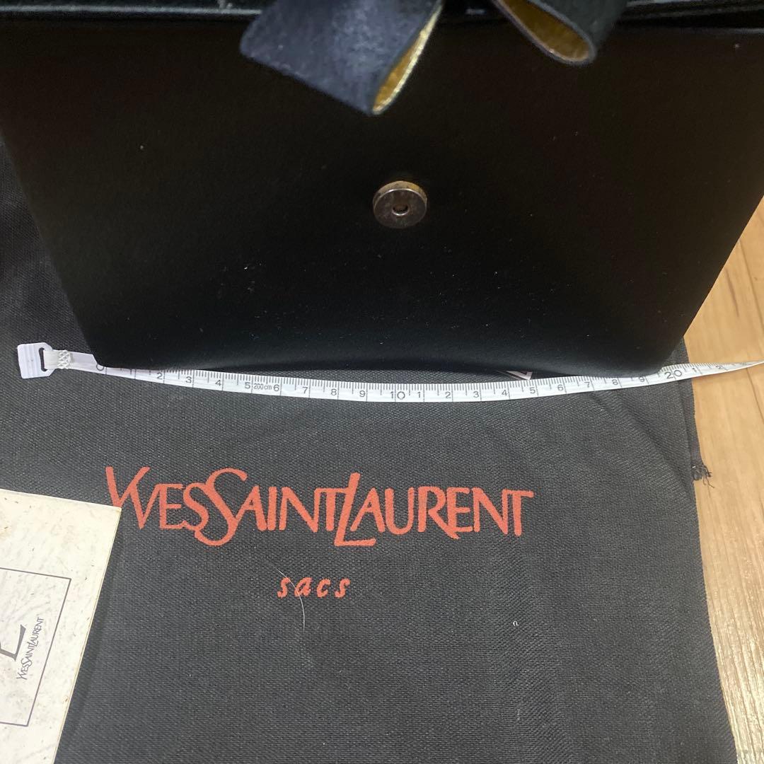 Yves Saint Laurent クラッチバッグ値下げ中‼️12800〜⬇️⬇️⬇️