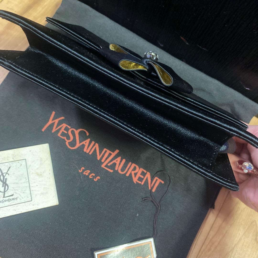 Yves Saint Laurent クラッチバッグ値下げ中‼️12800〜⬇️⬇️⬇️