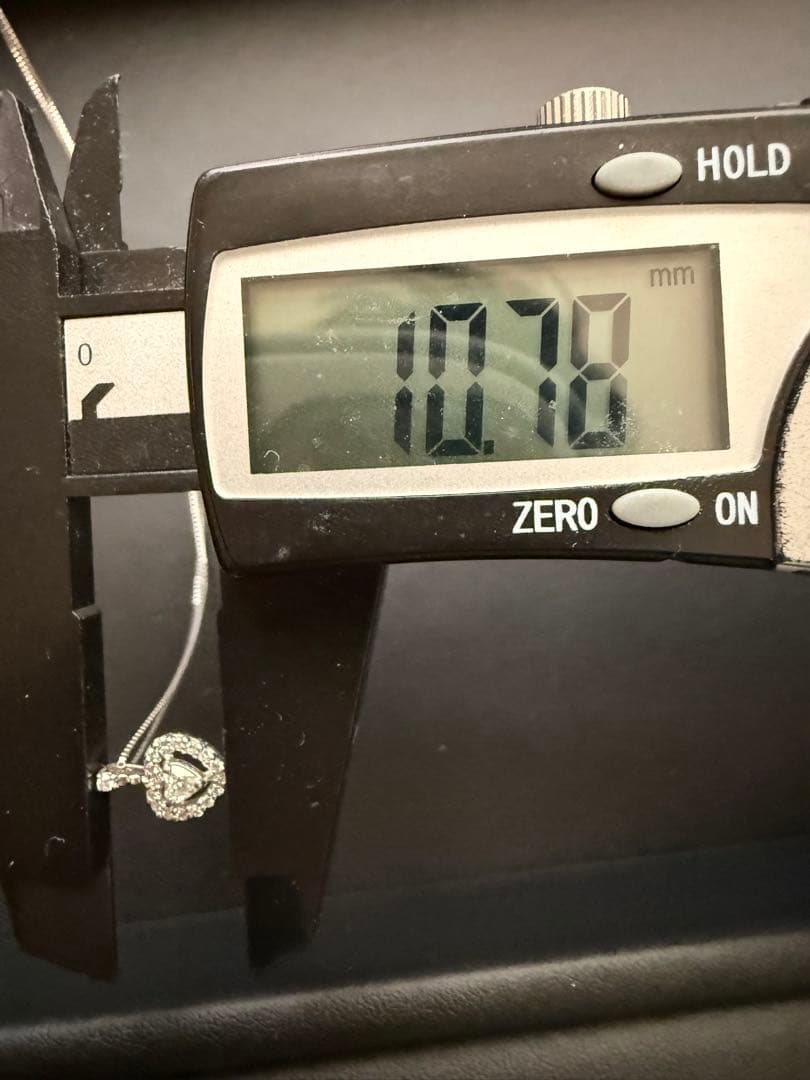 売り切り特価❣️k14WGハ-トシェイプカットダイア入りペンダントトップ中宝研付き