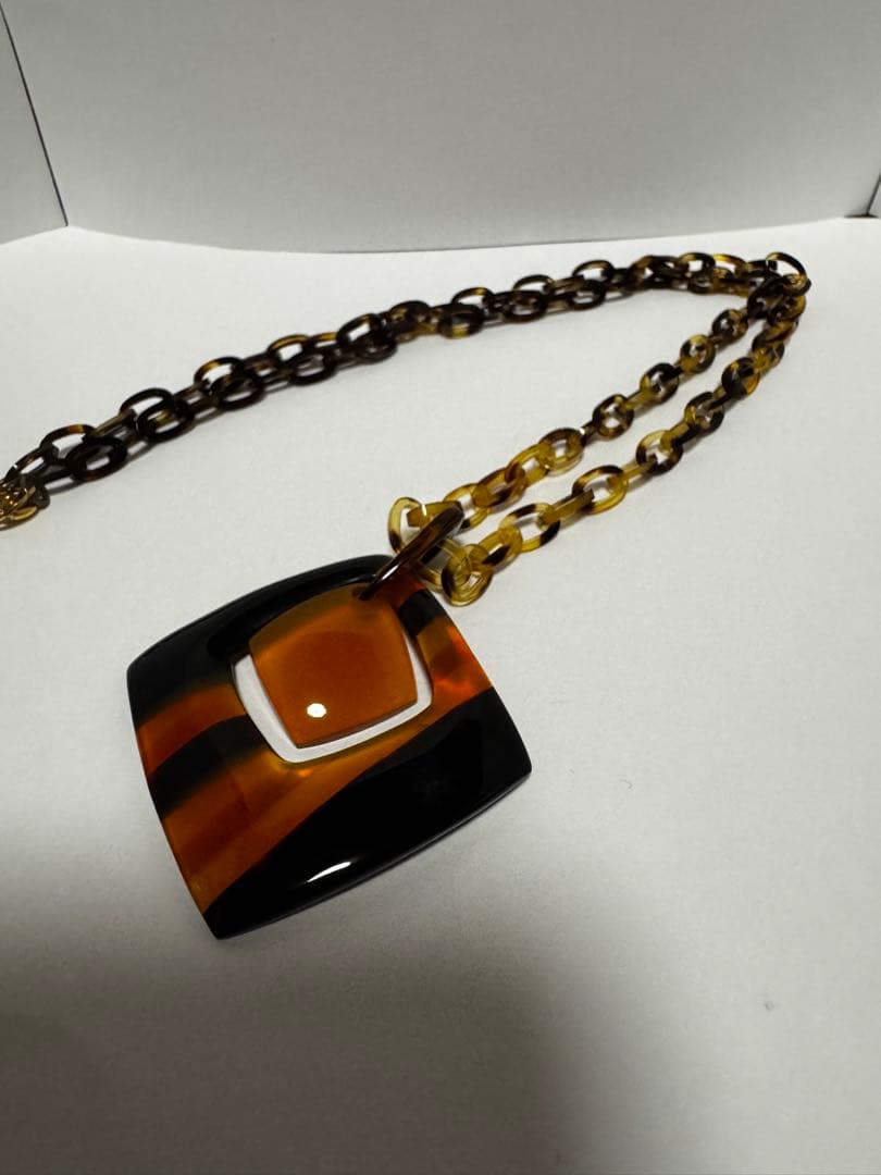 本鼈甲、幾何学的デザイン ネックレス