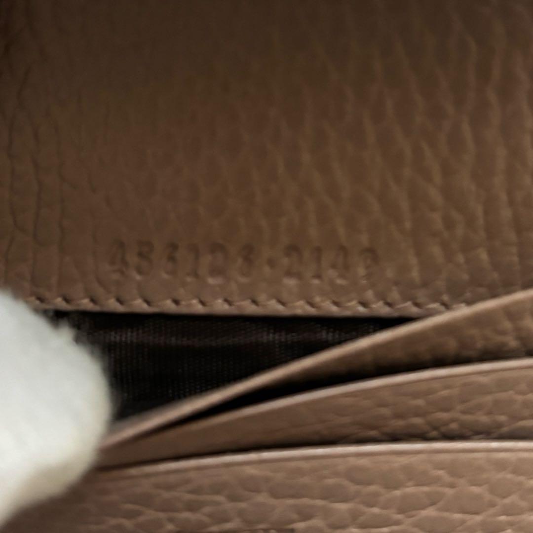 美品✨GUCCI GGマーモント コンパクト財布 ベージュ 二つ折り