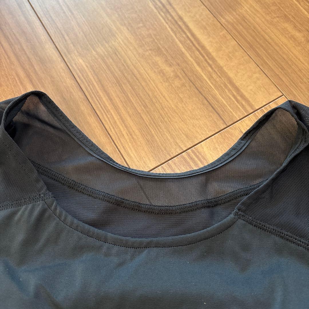 ブラック ヨガウェアセット (長袖トップス+レギンス)