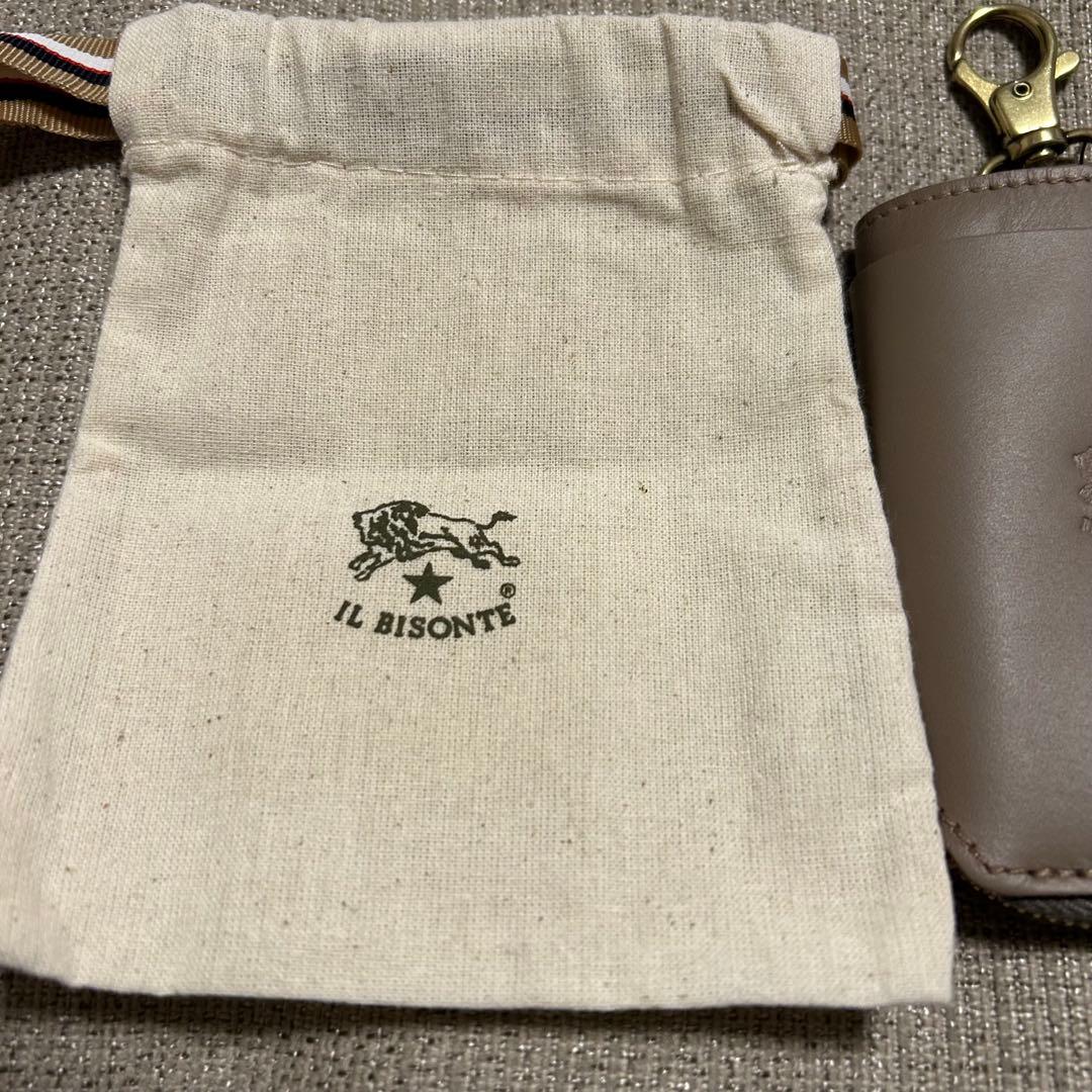 未使用　美品　IL BISONTE レザーキーケース グレー