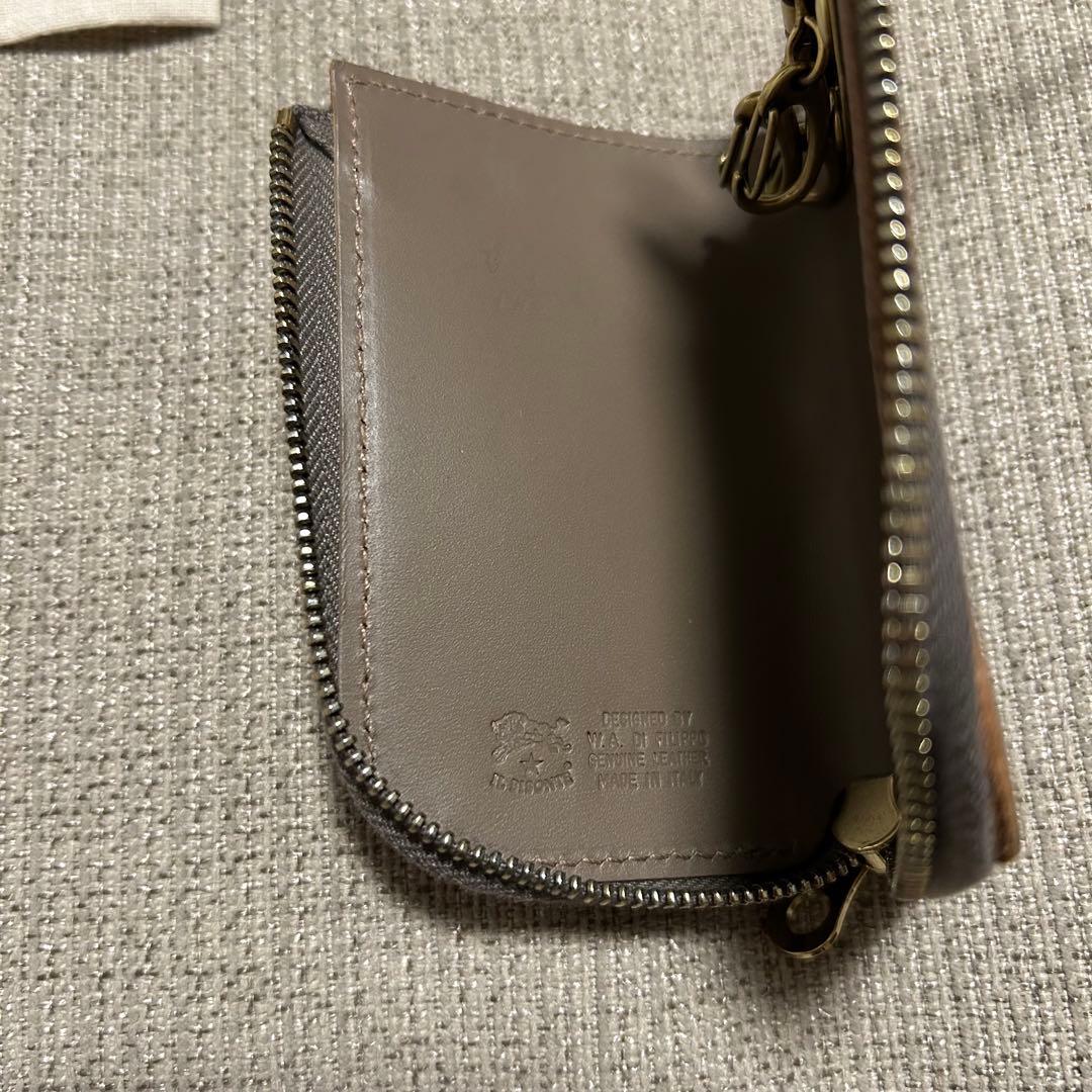 未使用　美品　IL BISONTE レザーキーケース グレー