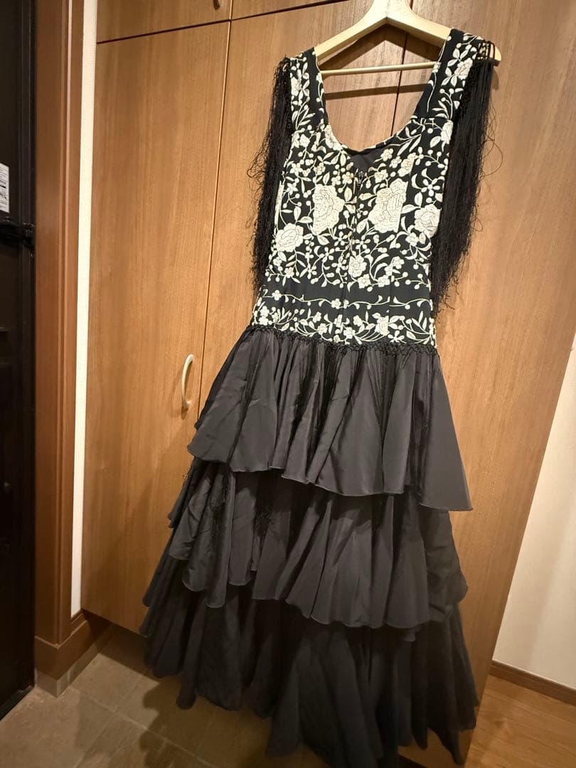 ☆美品レア☆刺繍マントン　フラメンコ衣装　ブラック　スペインにてオーダーメイド