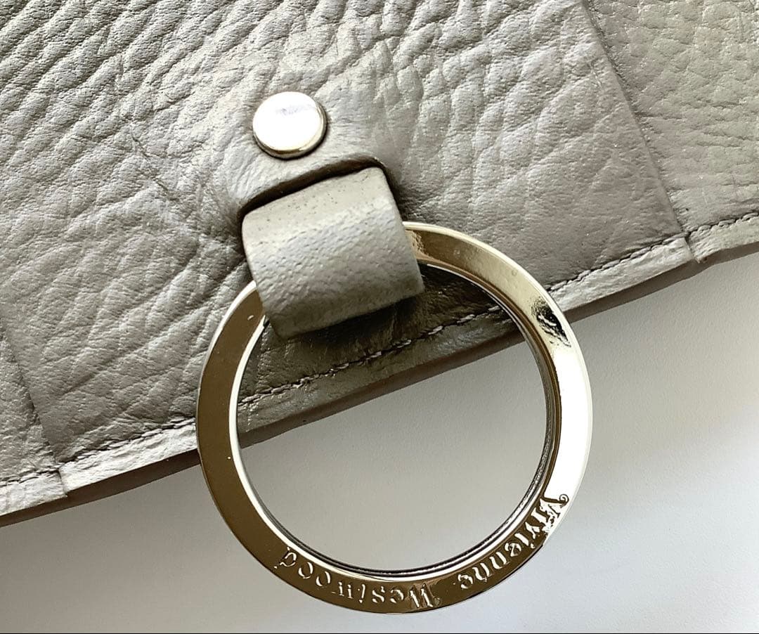 ちび太様★新品★ヴィヴィアンウエストウッド★チャーム付き4連キーケース★グレー