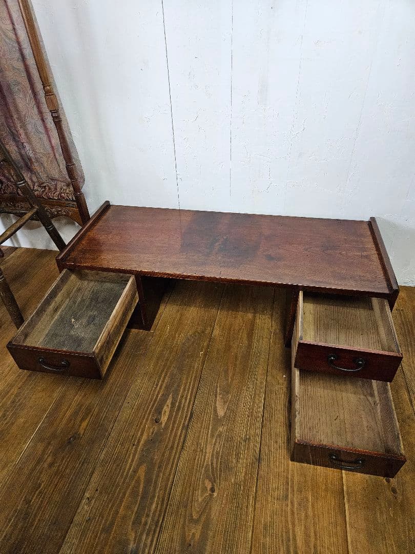 日本のアンティーク 漆塗りの文机 飾り台 抽斗 勉強机 座卓 木地呂塗り 古家具