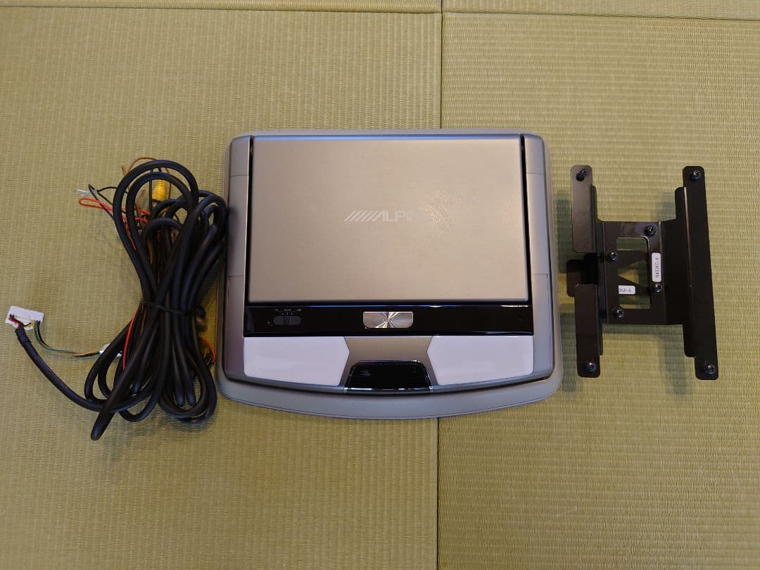 フリード　フリップダウンモニター TMX-RM3205S 取付キットセット