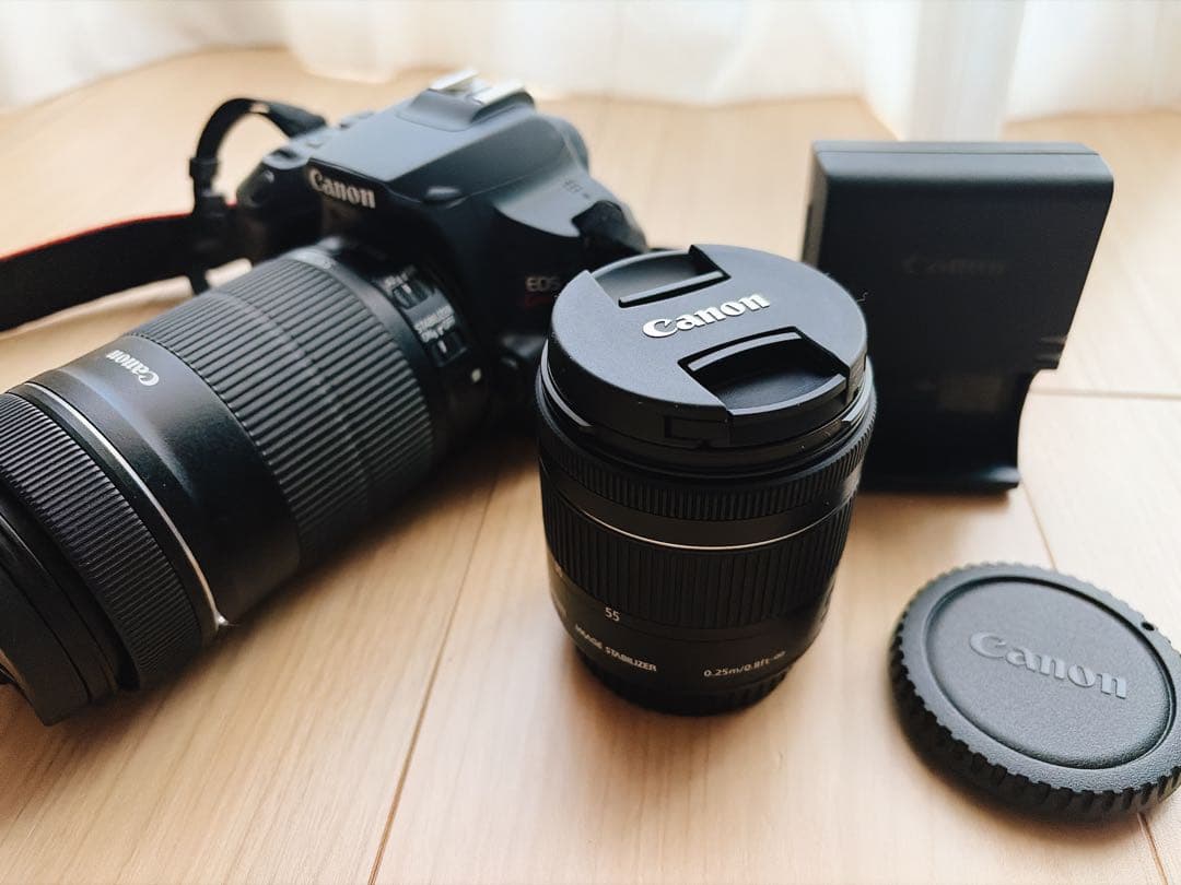 Canon EOS Kiss X10 ダブルズームキット　一眼　美品　キャノン