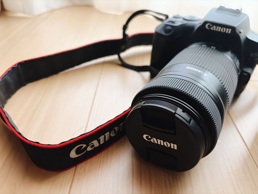 Canon EOS Kiss X10 ダブルズームキット　一眼　美品　キャノン