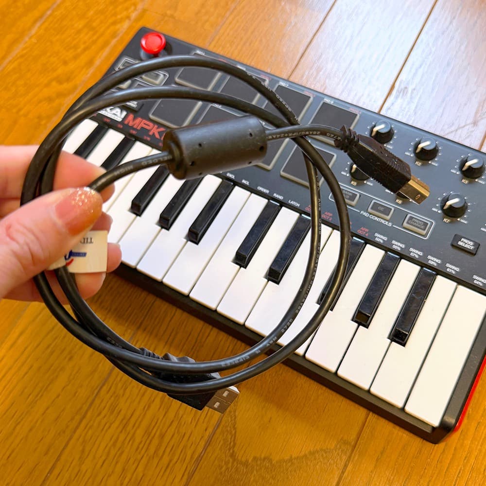AKAI MPK mini MIDIキーボード