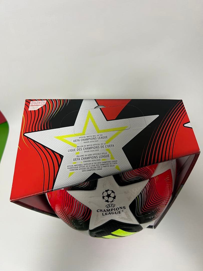 激安　アディダス　サッカーボール　５号球　正規品　チャンピオンズリーグ