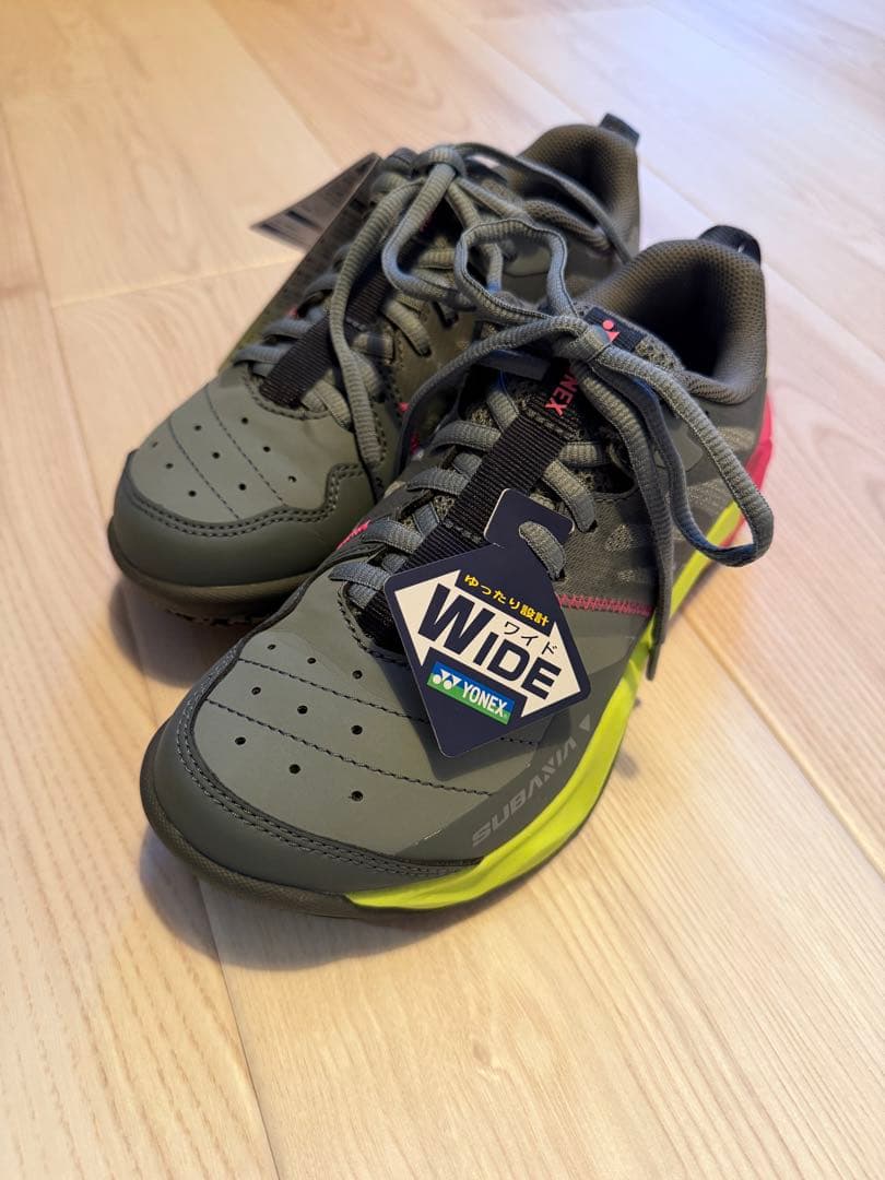 試着のみ ヨネックス サブアクシアGT ワイド 22.5 バドミントンシューズ