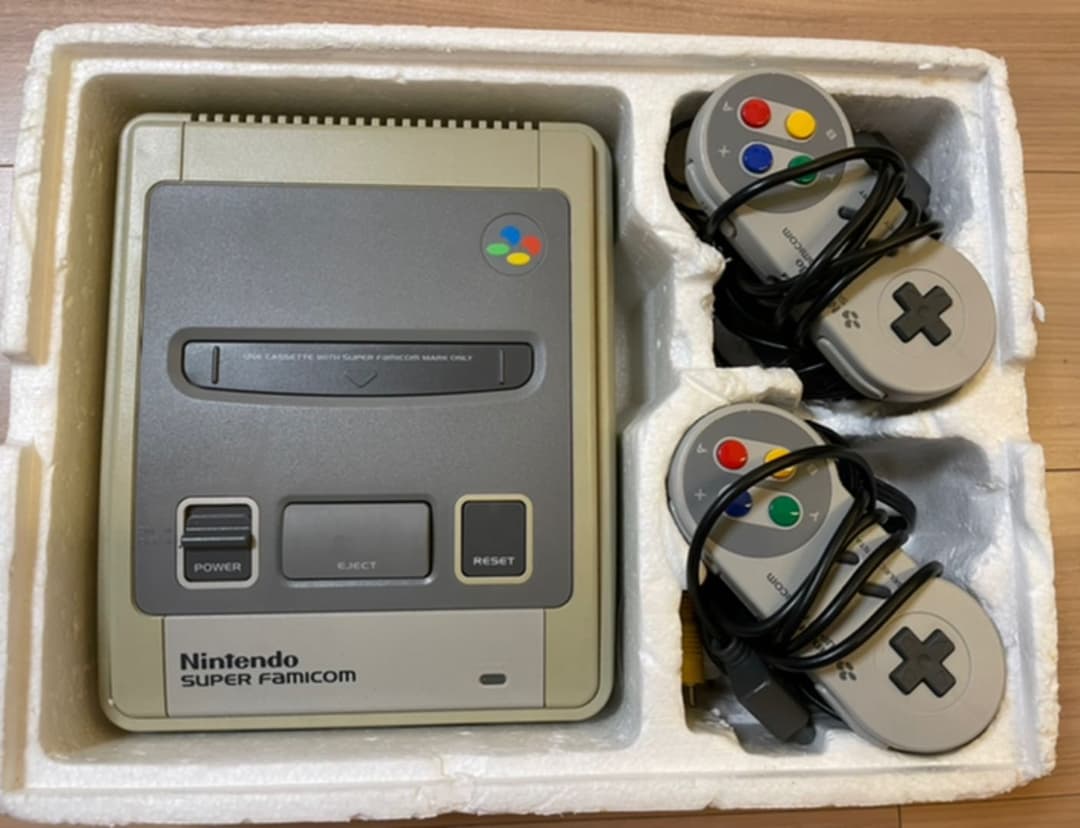 外箱&説明書付　スーパーファミコン本体フルセット＆ソフト２