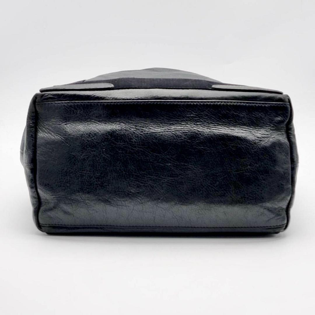 バレンシアガ　ネイビーカバスS ハンドバッグ シワ加工 ブラック　レザー　A4可