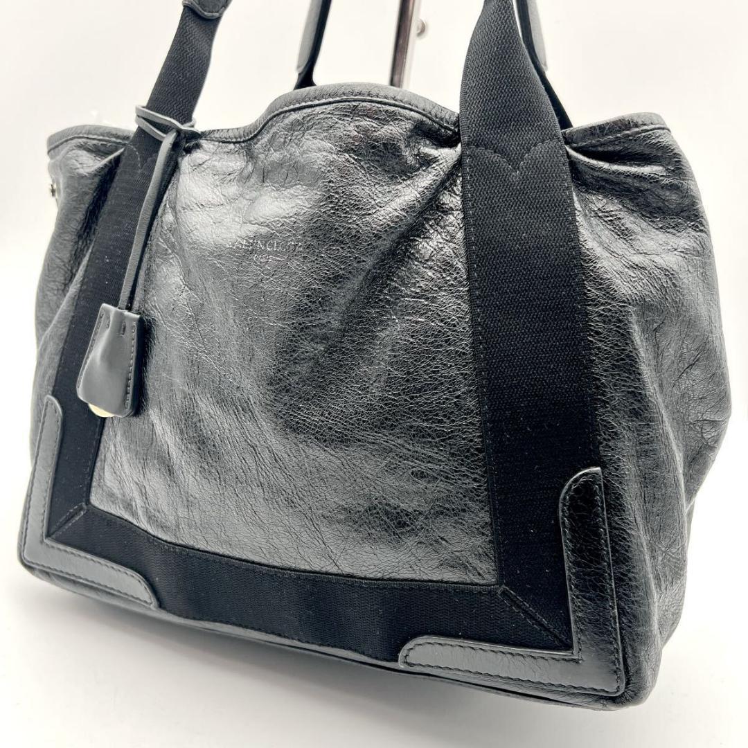 バレンシアガ　ネイビーカバスS ハンドバッグ シワ加工 ブラック　レザー　A4可